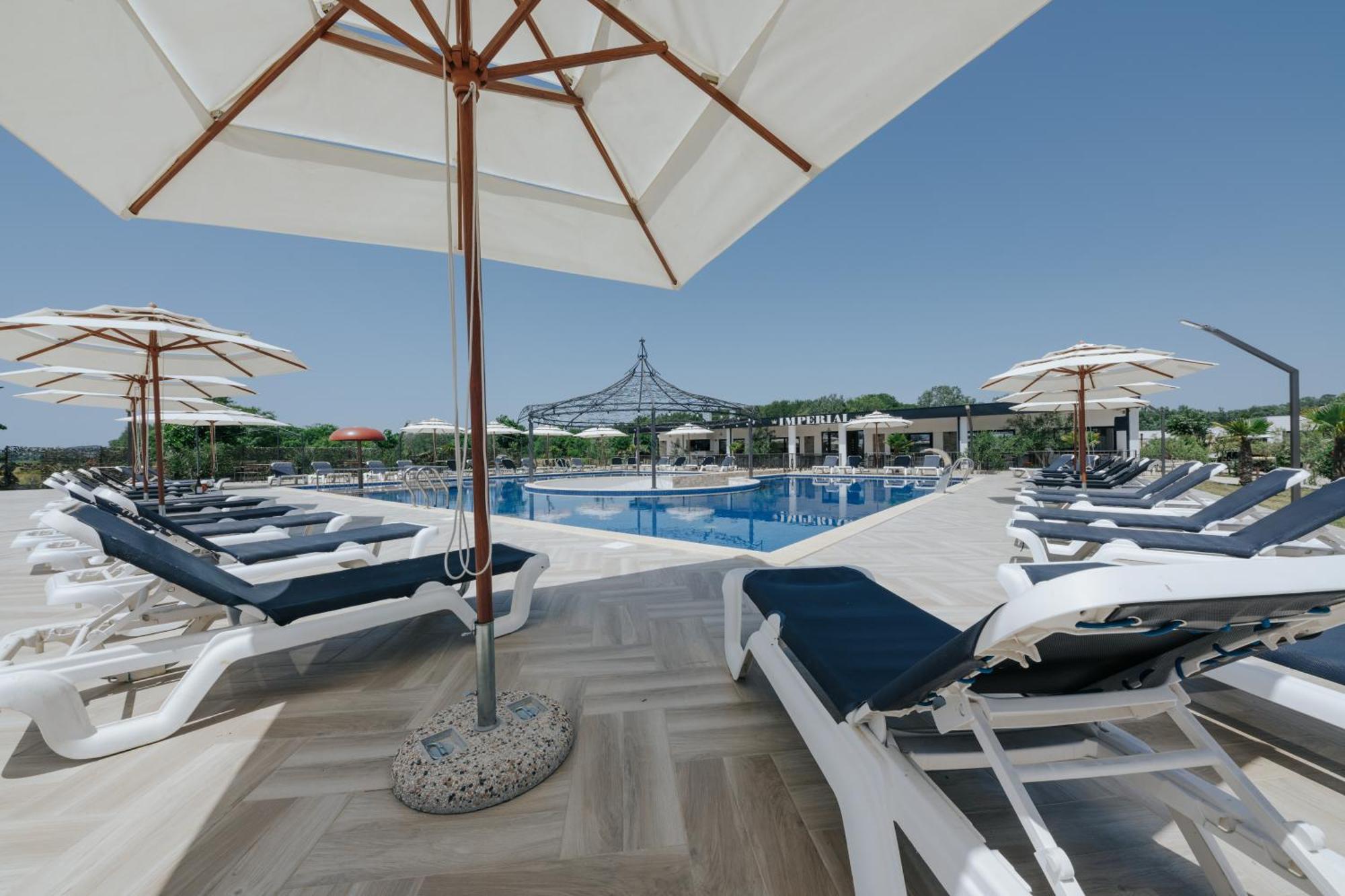 Imperial Family Resort 울친 외부 사진