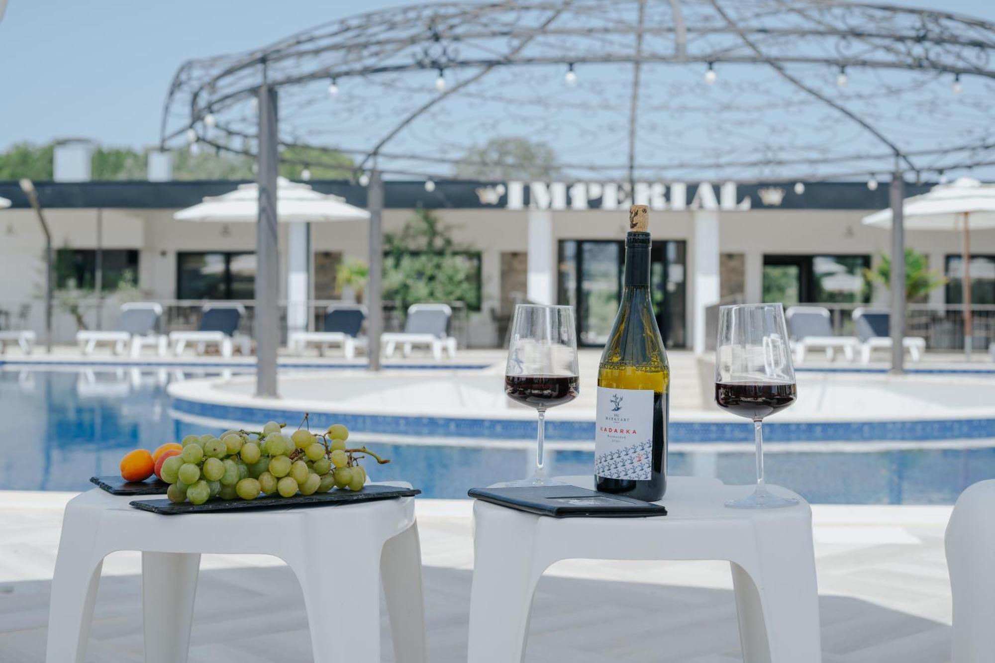 Imperial Family Resort 울친 외부 사진
