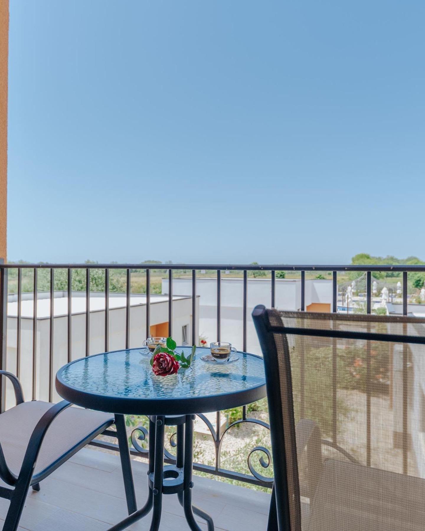 Imperial Family Resort 울친 외부 사진